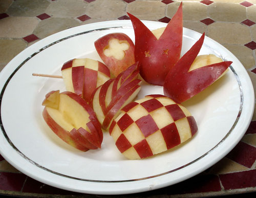Apple Bunnies and More: Decorative Apple Cutting Techniques