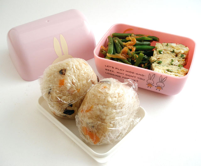 Vegan Bento Box Ideas with Vegan Tamagoyaki